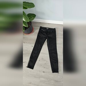 Authentic Burberry Jeans 28